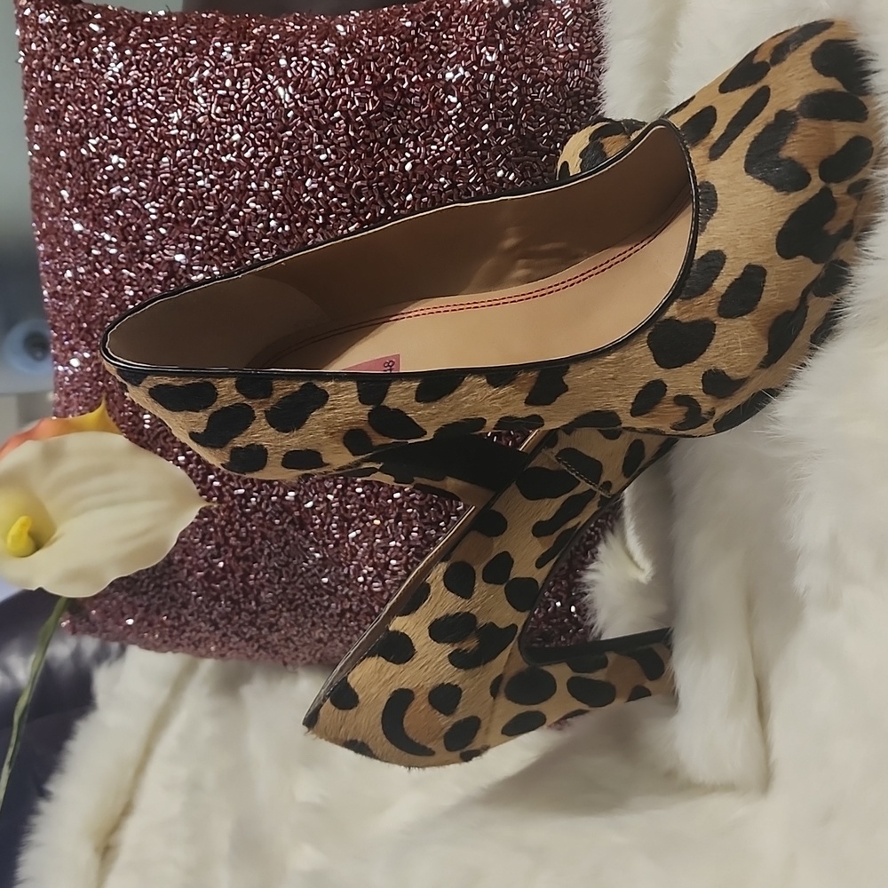 Leopard 🐆 heels - Picture 3 of 3